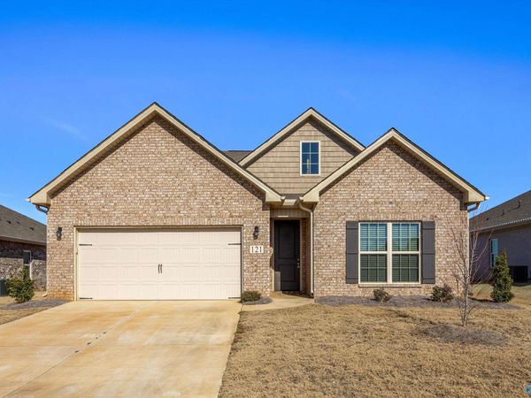 121 Heritage Lakes Boulevard, New Market, AL 35761