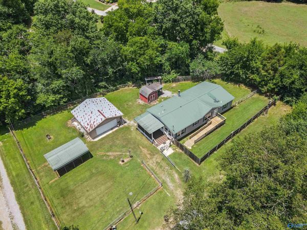 82 Clark Street, Guntersville, AL 35976