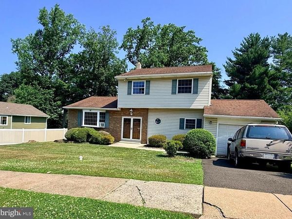 400 CRESTWOOD AVENUE , FEASTERVILLE TREVOSE, PA 19053