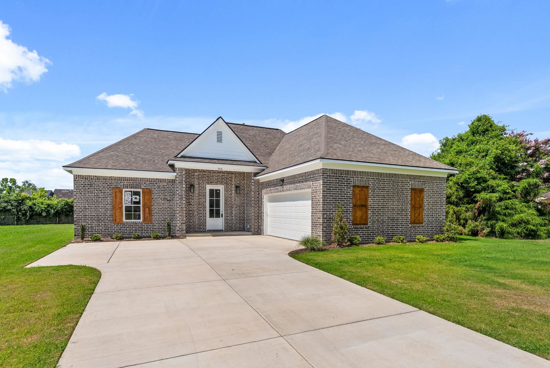 7416 Dunbarton Dr, Horn Lake, MS 38637 Main Photo