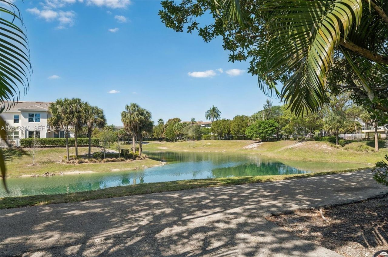 1000 Hillcrest Ct , Unit 303, Hollywood, FL 33021 Photo