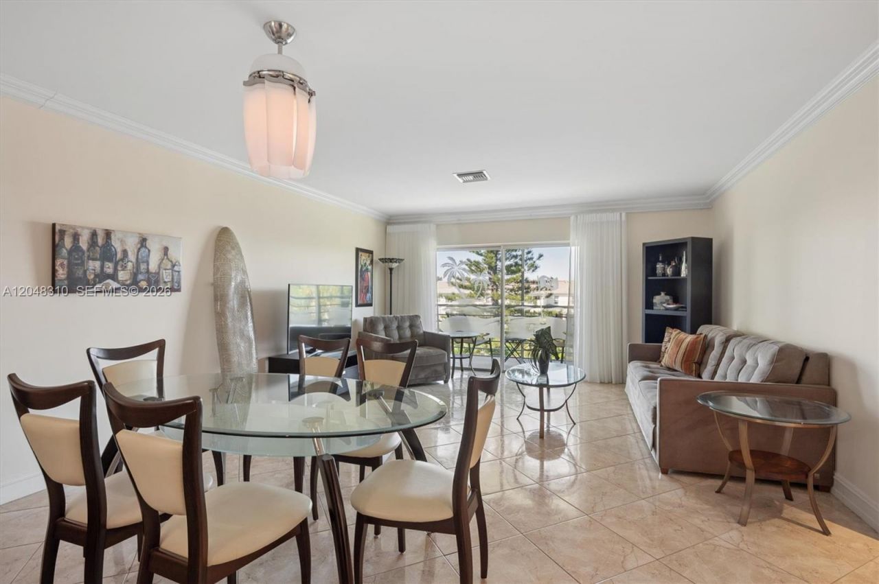 1000 Hillcrest Ct , Unit 303, Hollywood, FL 33021 Photo