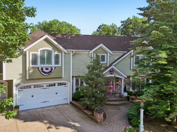 702 Glenwood Ct, Jefferson, WI 53549