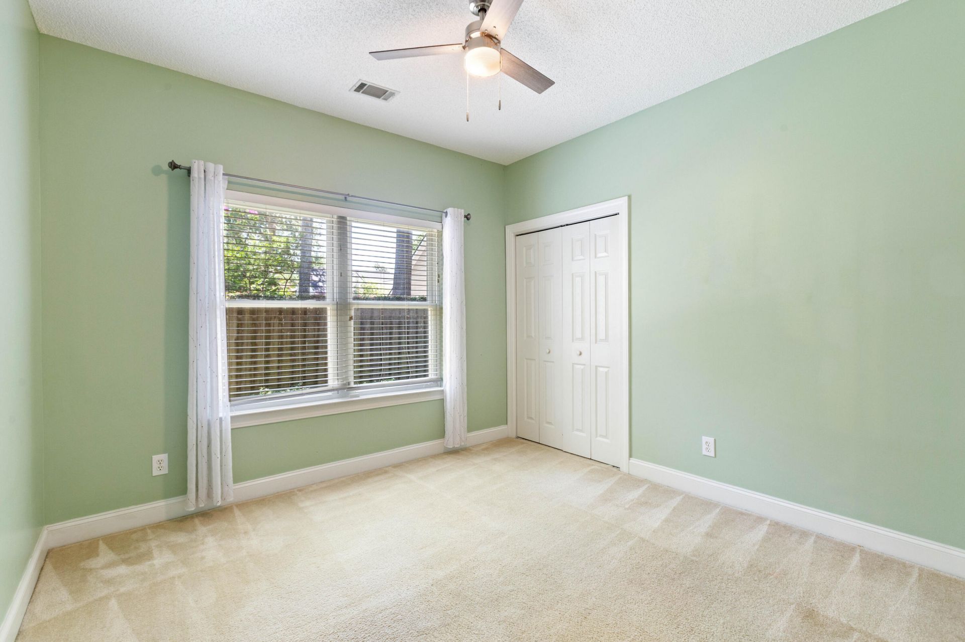 732 Lawton Harbor Drive Photo 23
