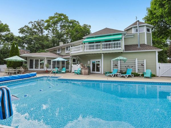 702 Glenwood Court, Jefferson, WI 53549