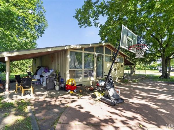 107 N Lincoln Avenue , Knob Noster, MO 65336