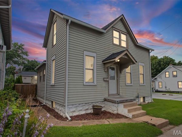 329 Houston Street, St Charles, MO 63301