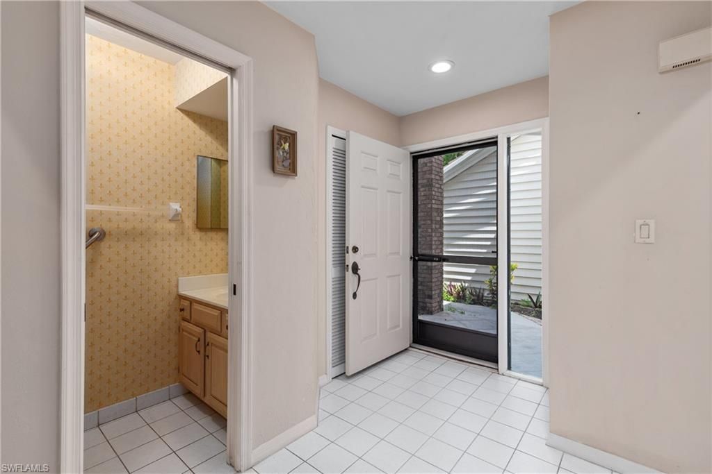 6658 Trident Way , Unit J4, Naples, FL 34108 Photo