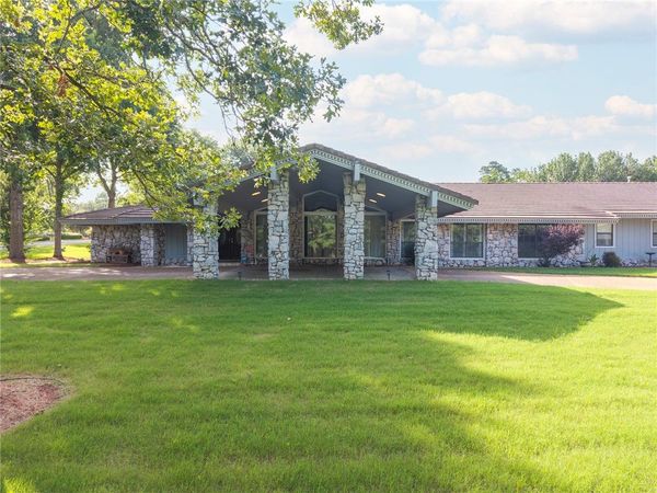 1 Vista Hills Boulevard , Van Buren, AR 72956