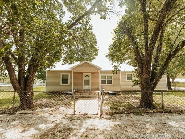 200 N Wilson Street , Fairfax, OK 74637