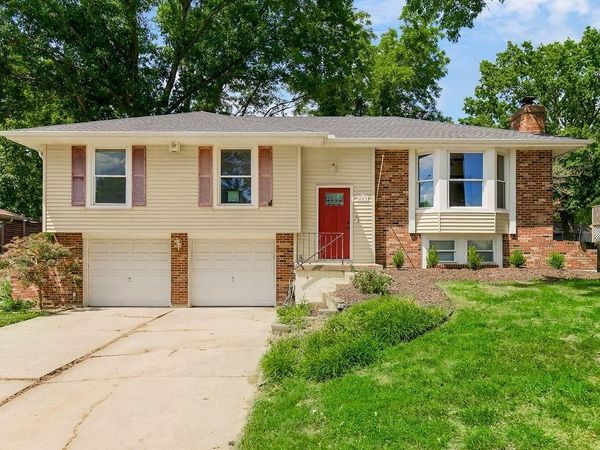 409 Duncan Road, Blue Springs, MO 64014