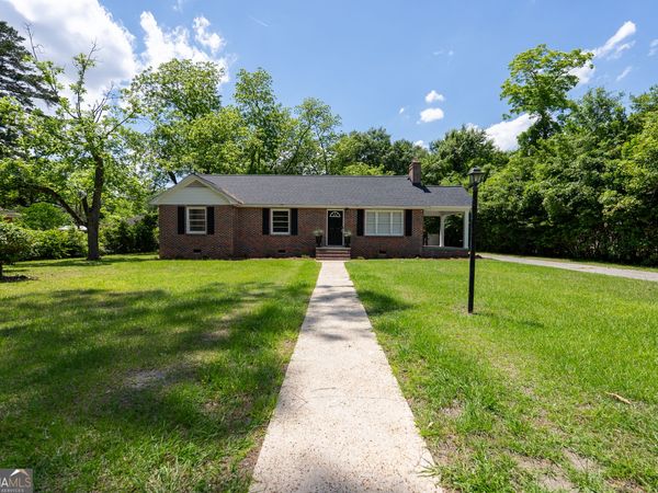 375 Palmer Street SW, Pelham, GA 31779
