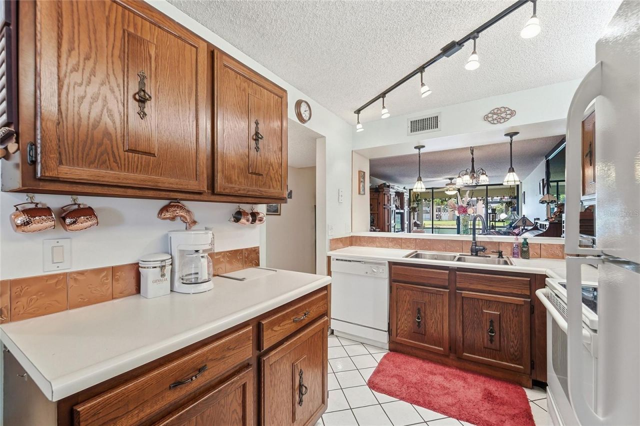 5605 Coral Lake Drive , Unit 105, Margate, FL 33063 Photo