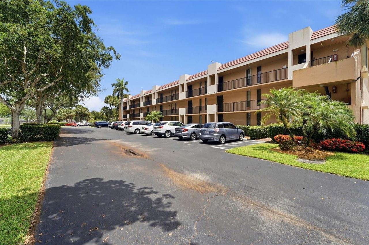 5605 Coral Lake Drive , Unit 105, Margate, FL 33063 Photo