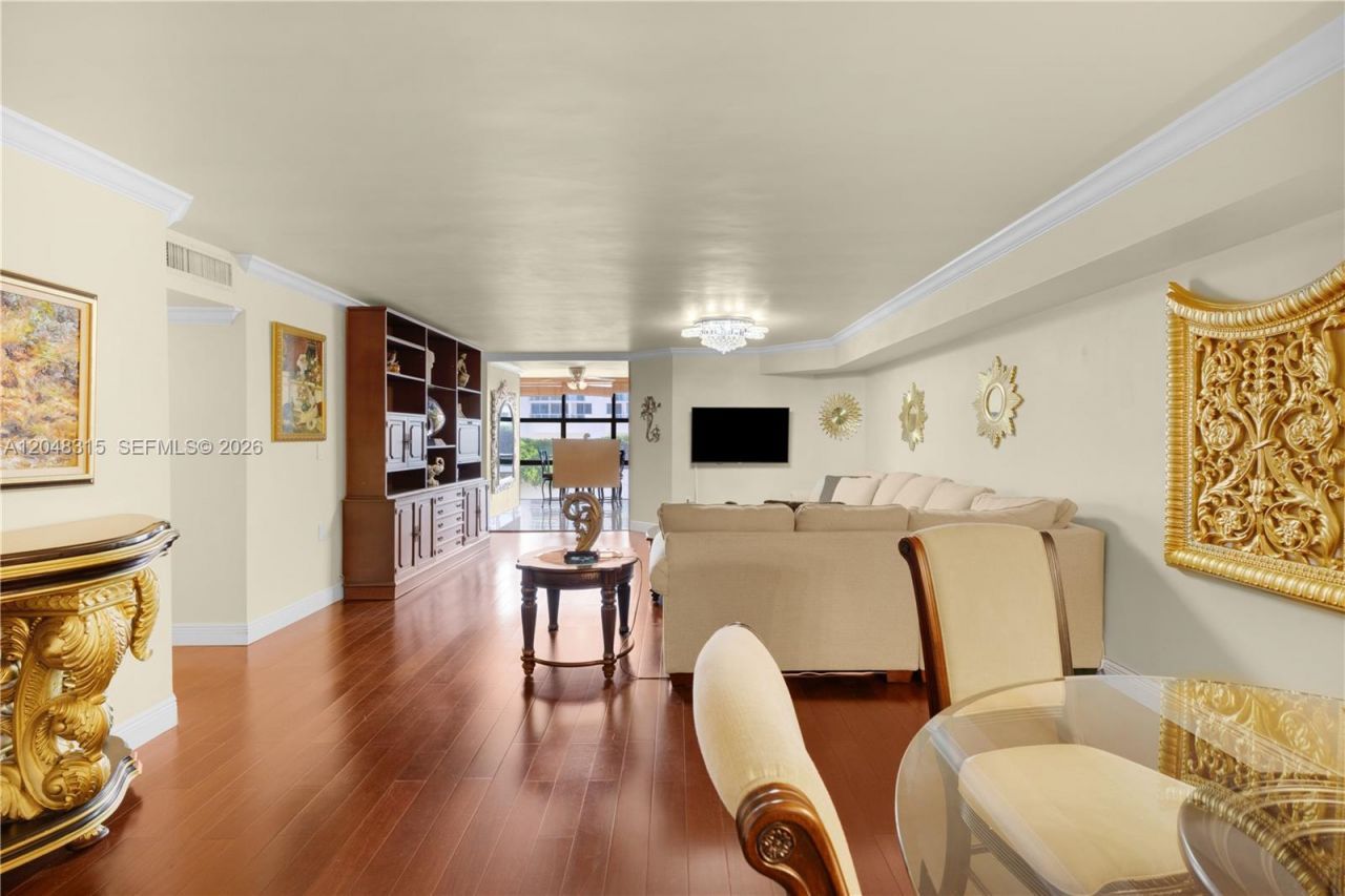 6423 Collins Ave, Unit 703, Miami Beach, FL 33141 Photo