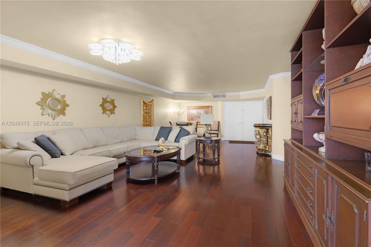 6423 Collins Ave, Unit 703, Miami Beach, FL 33141 Photo