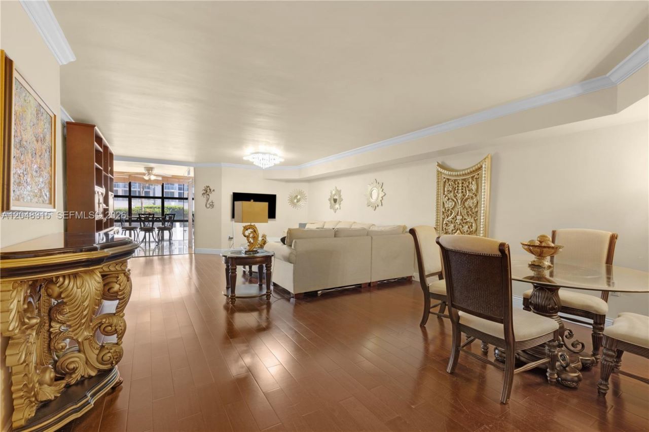 6423 Collins Ave, Unit 703, Miami Beach, FL 33141 Photo
