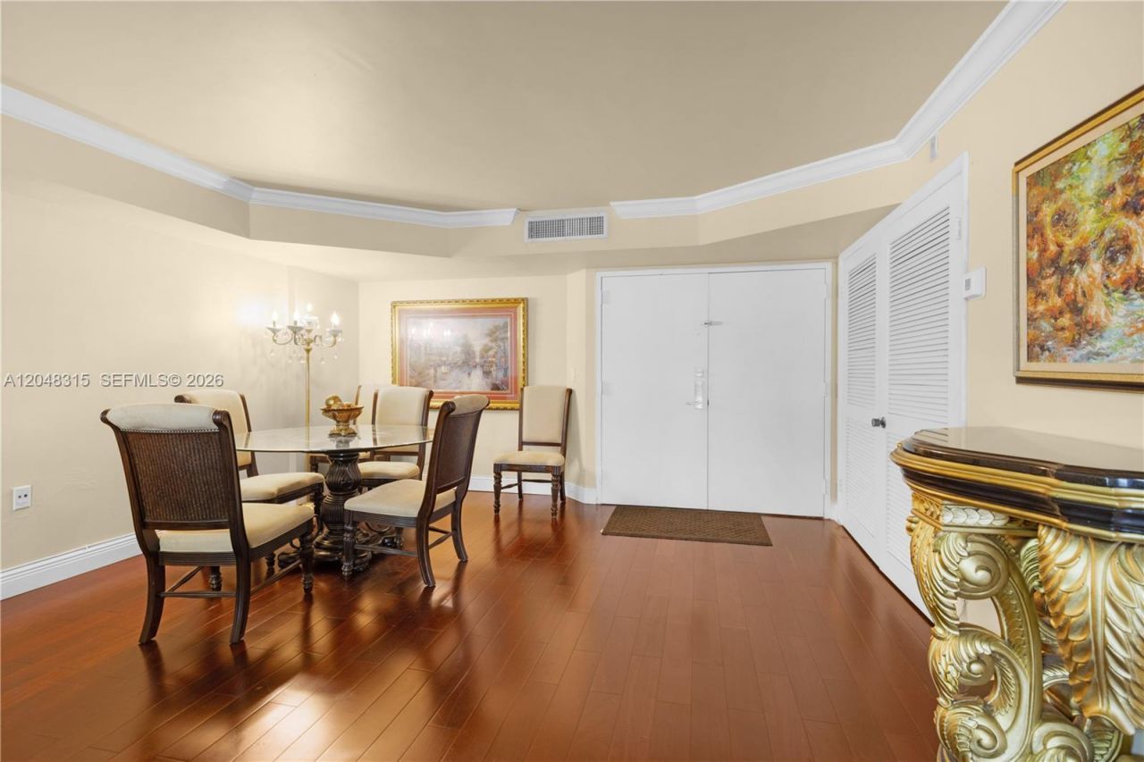 6423 Collins Ave, Unit 703, Miami Beach, FL 33141 Photo