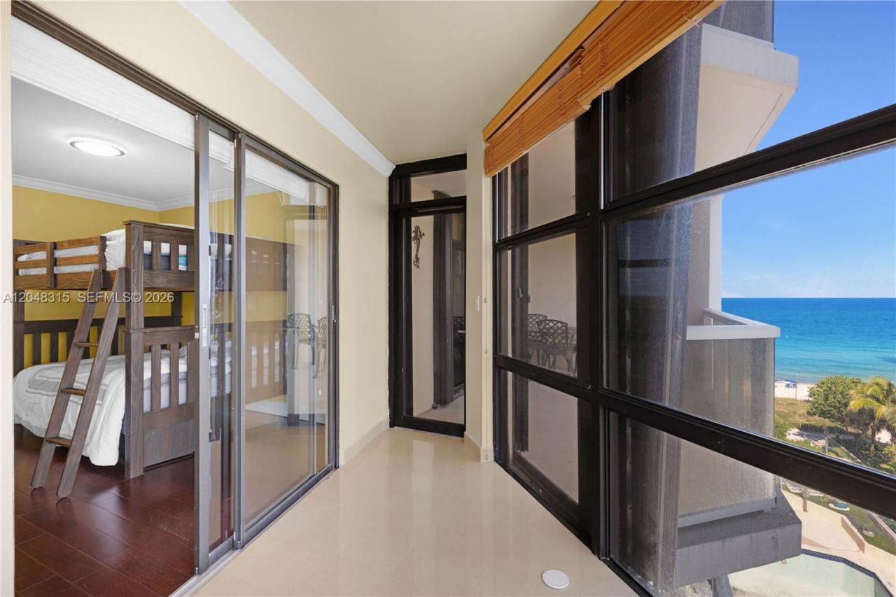 6423 Collins Ave, Unit 703, Miami Beach, FL 33141 Photo
