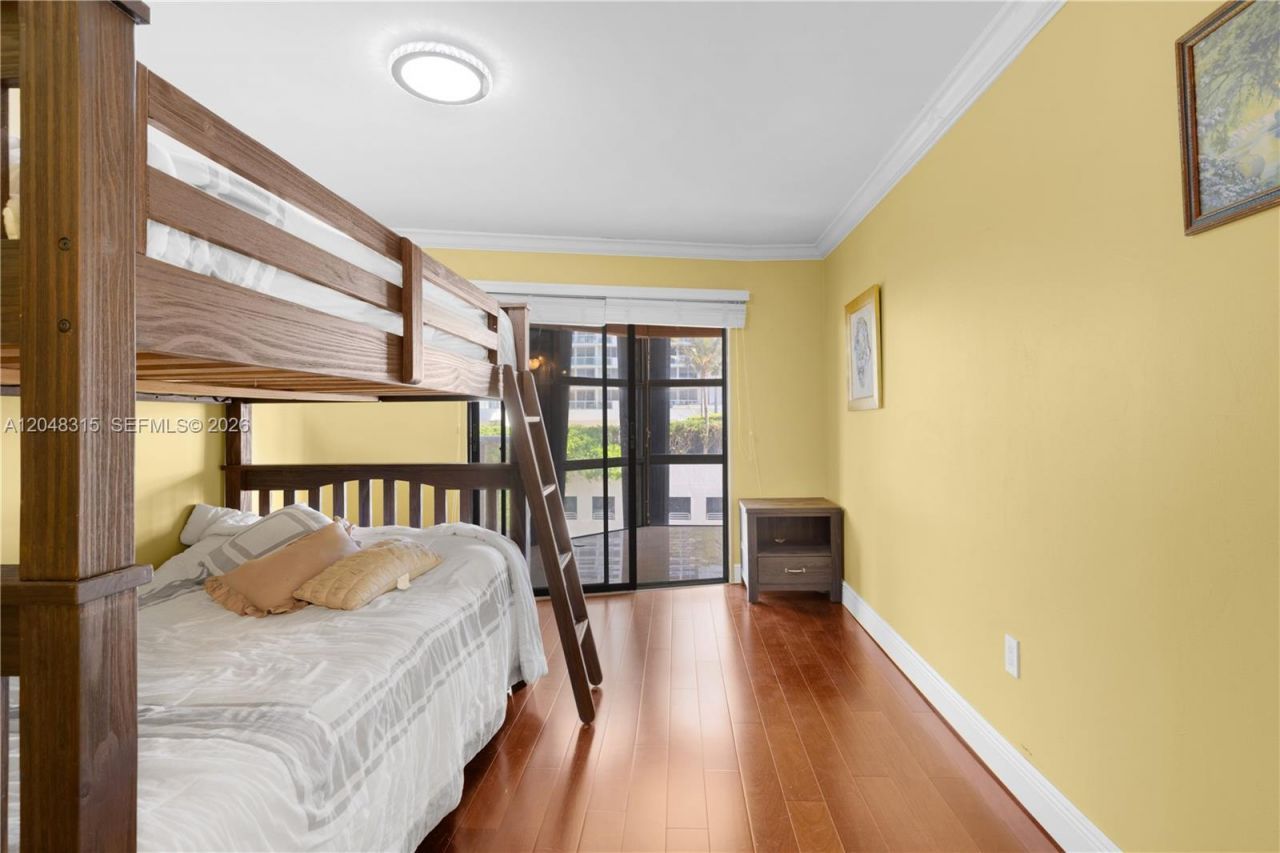 6423 Collins Ave, Unit 703, Miami Beach, FL 33141 Photo