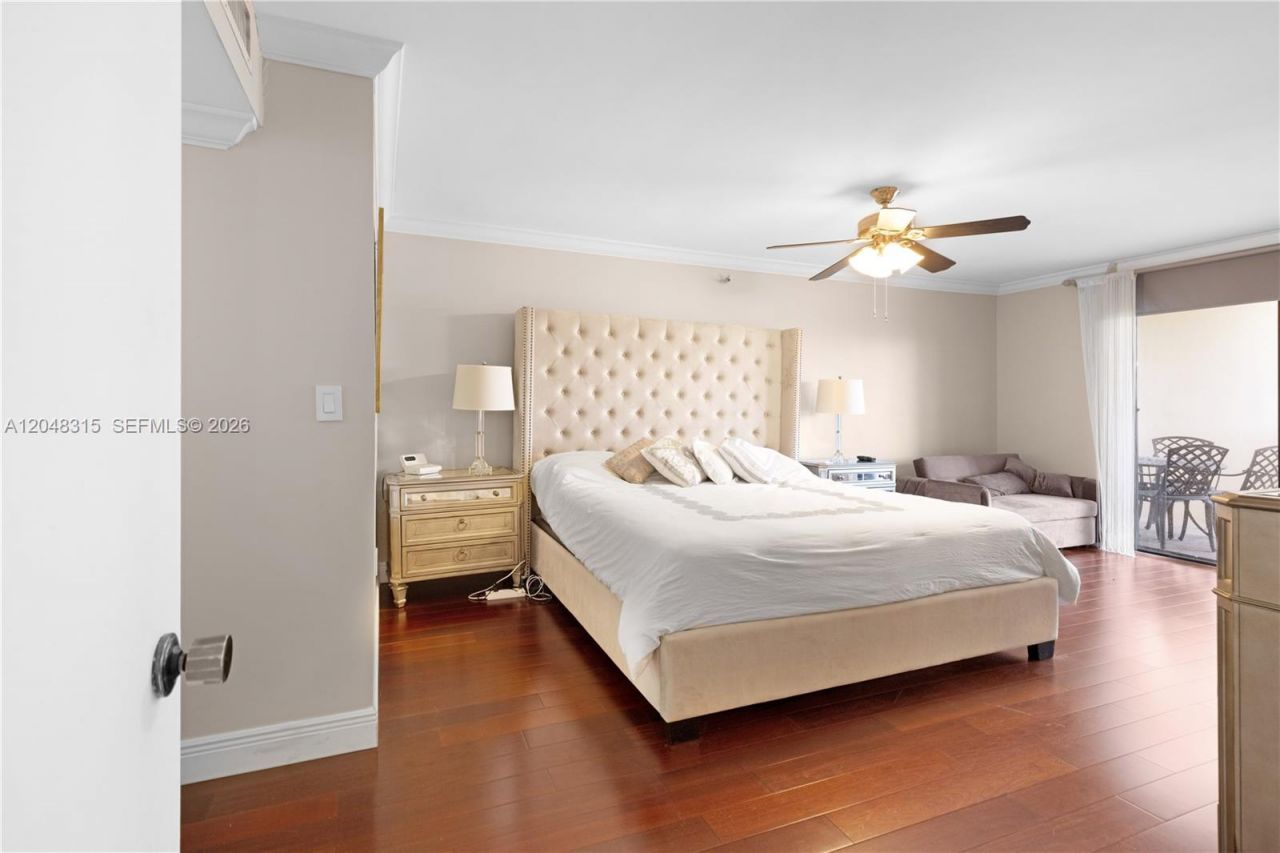6423 Collins Ave, Unit 703, Miami Beach, FL 33141 Photo