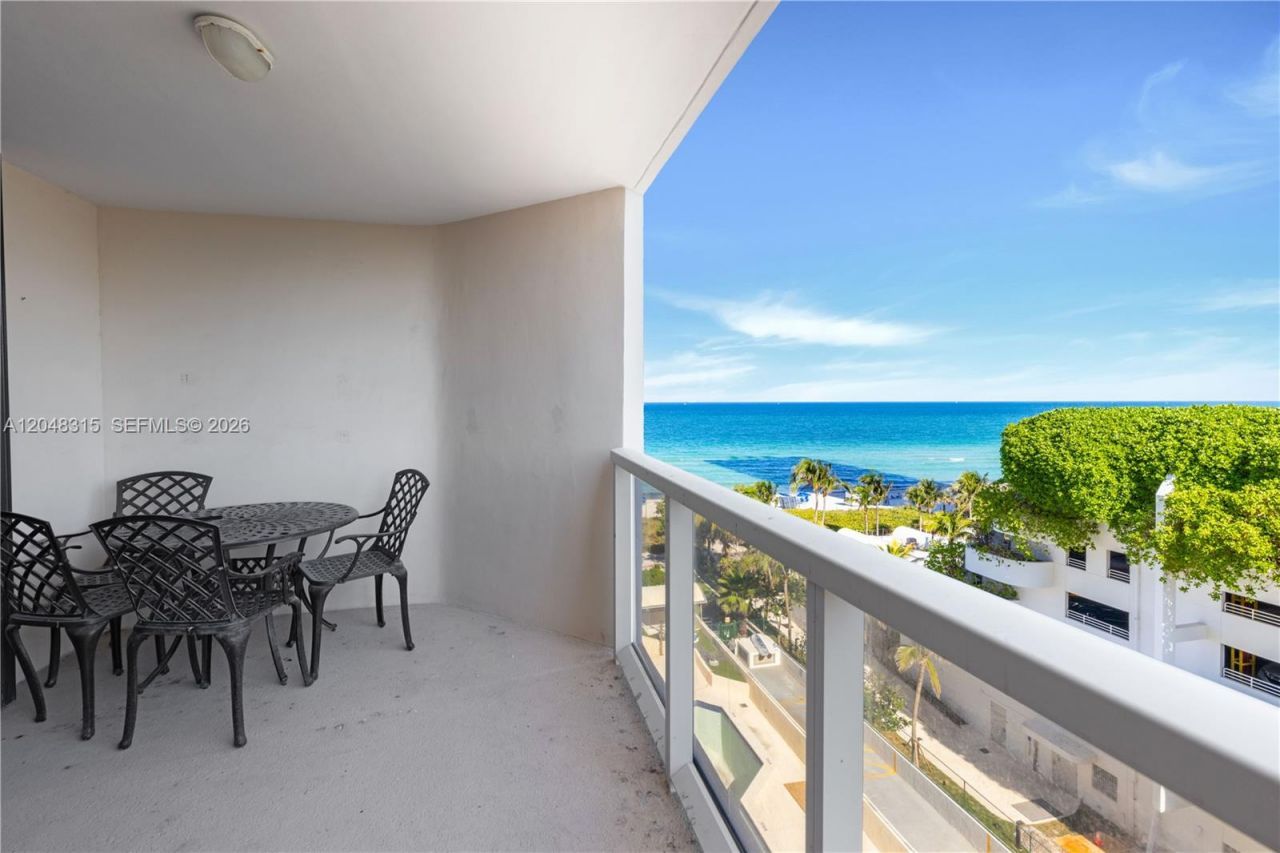 6423 Collins Ave, Unit 703, Miami Beach, FL 33141 Photo