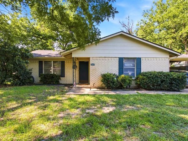 912 Sycamore Street, Commerce, TX 75428