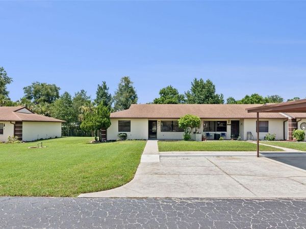 12441 ORANGEWOOD CIRCLE , TAVARES, FL 32778