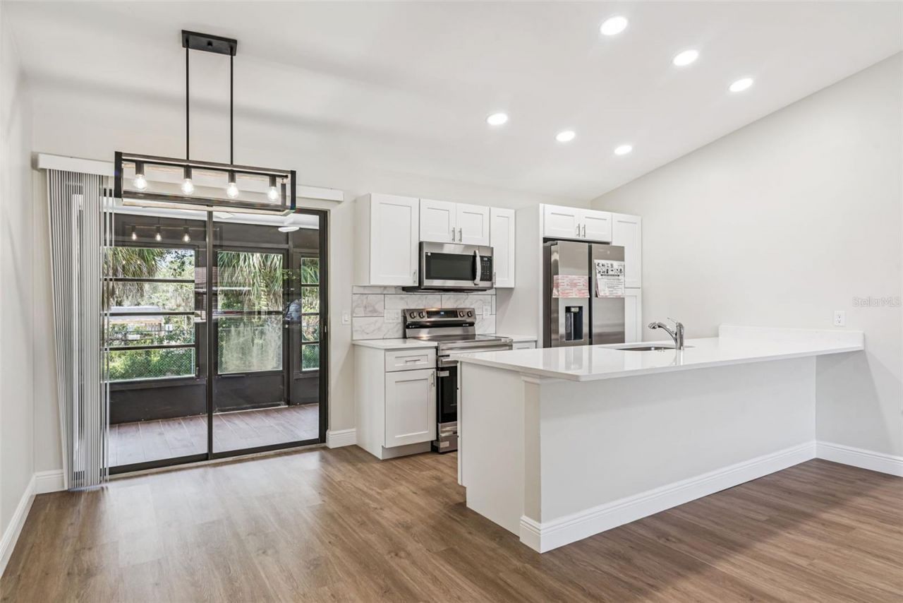 12441 Orangewood Circle, Tavares, FL 32778 Photo