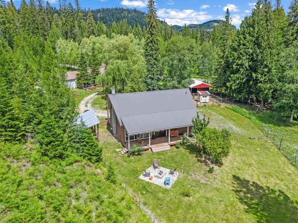 421 N Pickett Rd, Ione, WA 99139