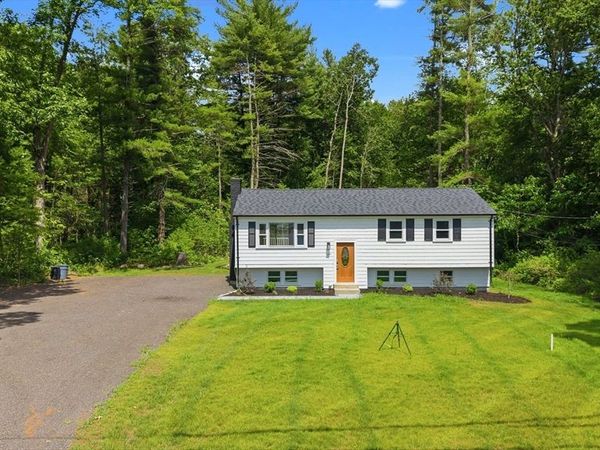 159 Walnut St, Halifax, MA 02338