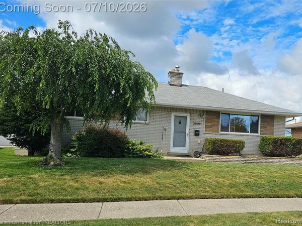 34032 Blackfoot Street, Westland, MI 48185