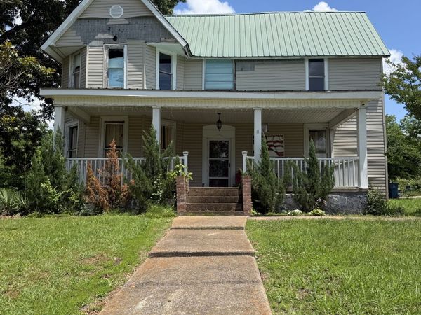 115 Cherry St , Camden, TN 38320
