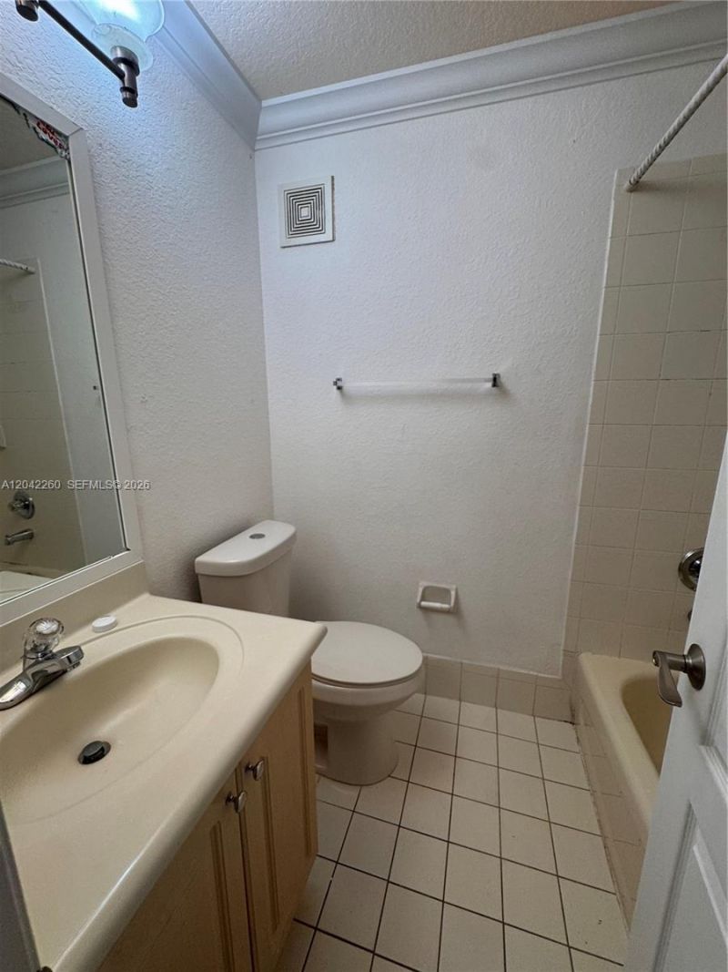 8810 W Flagler St , Unit 11, Miami, FL 33174 Photo