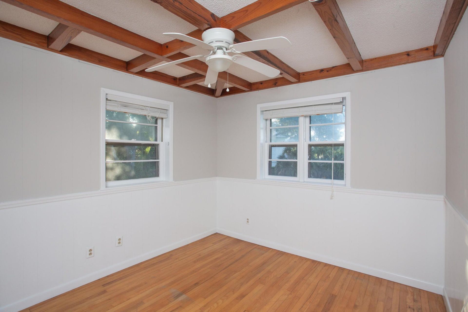 2851 Ion Avenue Photo 11