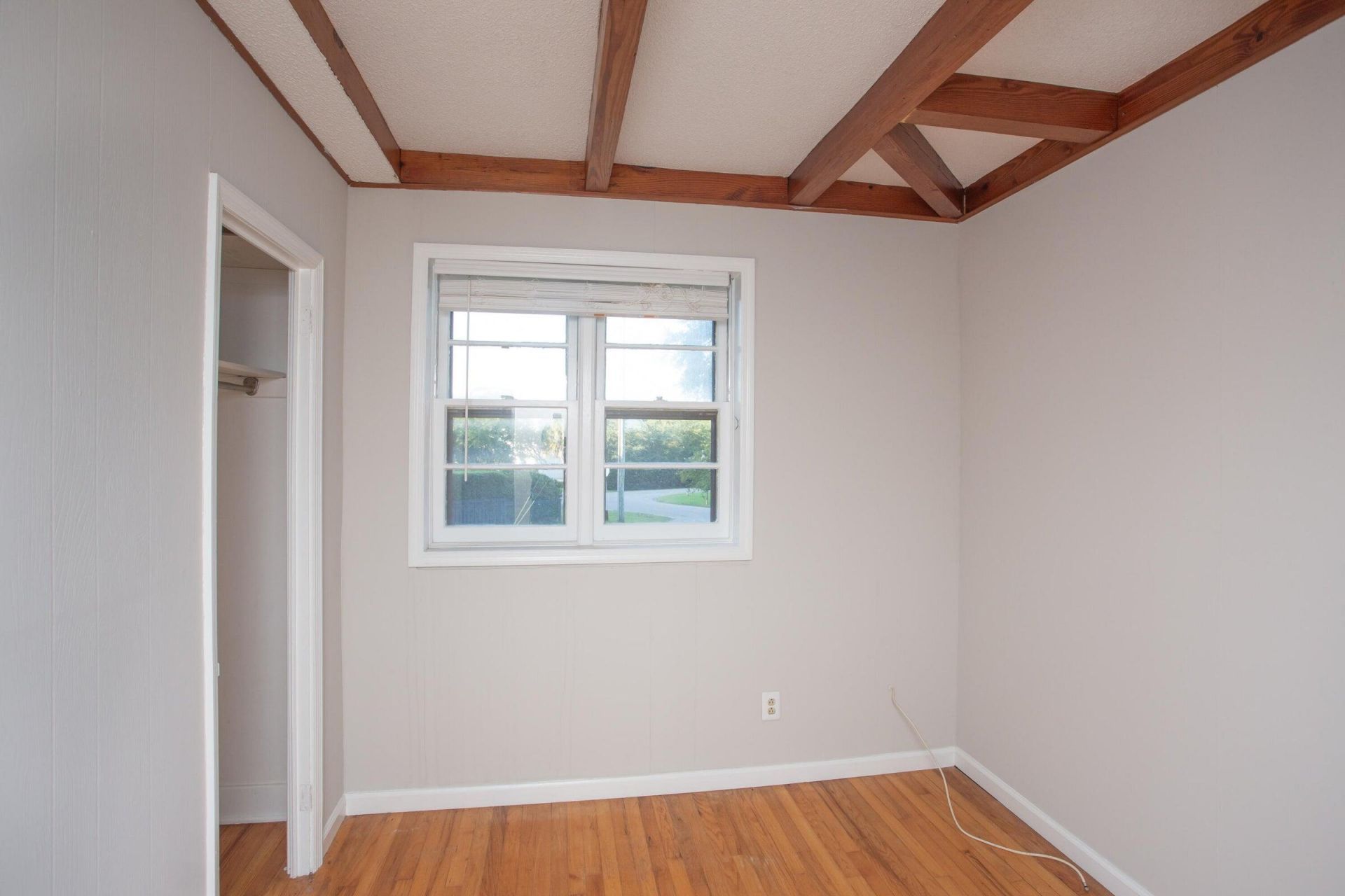 2851 Ion Avenue Photo 12