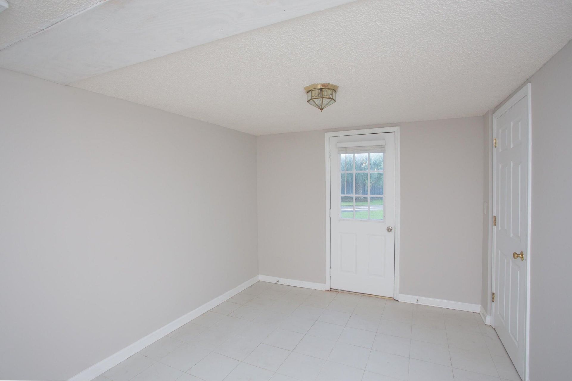 2851 Ion Avenue Photo 17
