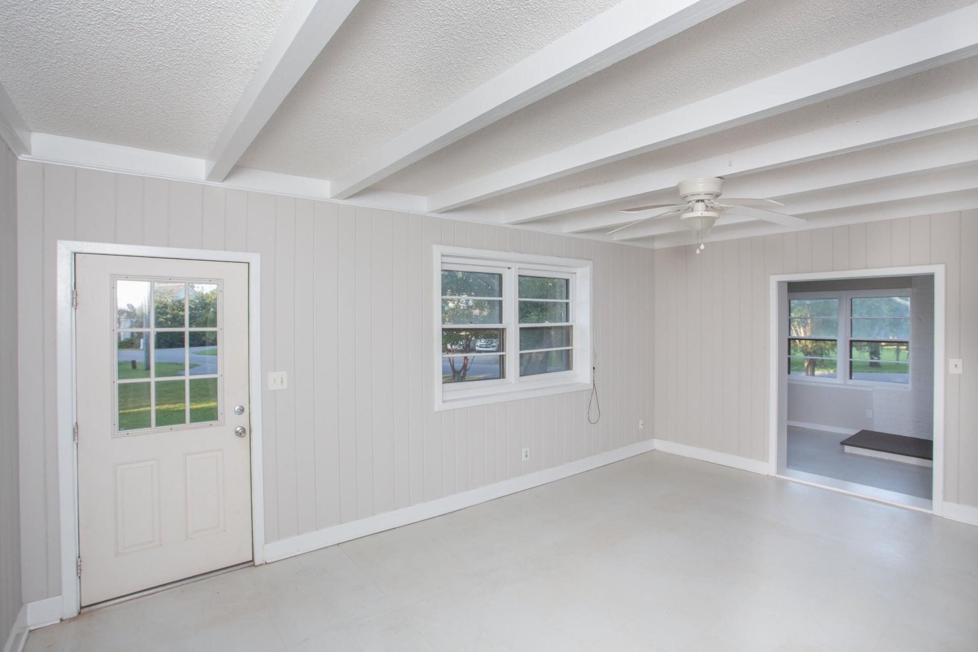 2851 Ion Avenue Photo 6