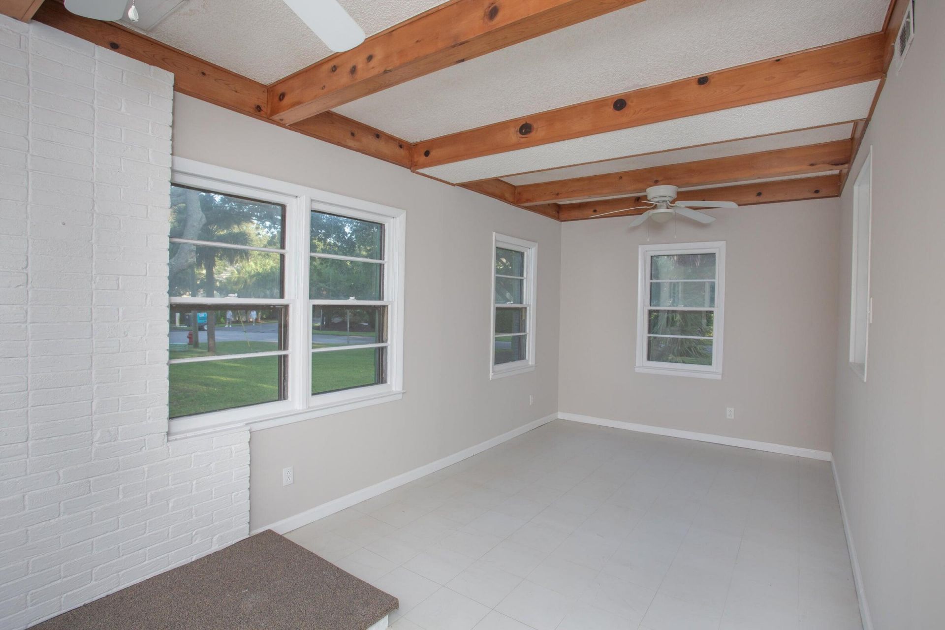 2851 Ion Avenue Photo 7