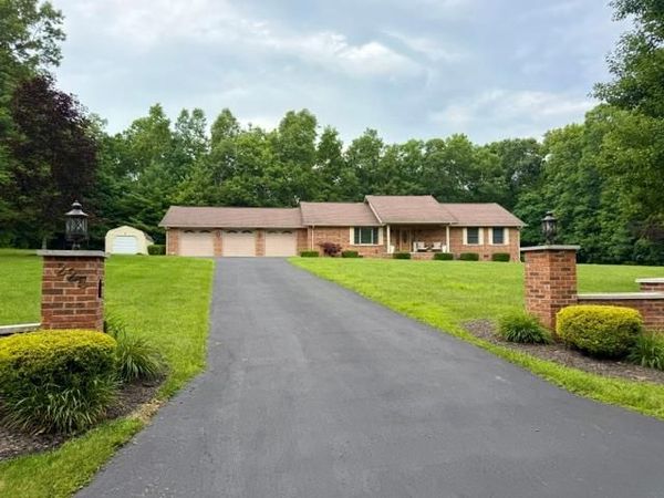 225 South Ridgewood Drive, COOL RIDGE, WV 25825