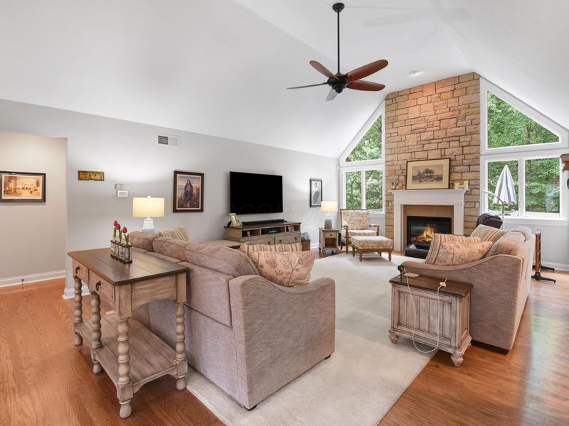 1600 Woodridge Drive, Newark, OH 43055 Photo 6