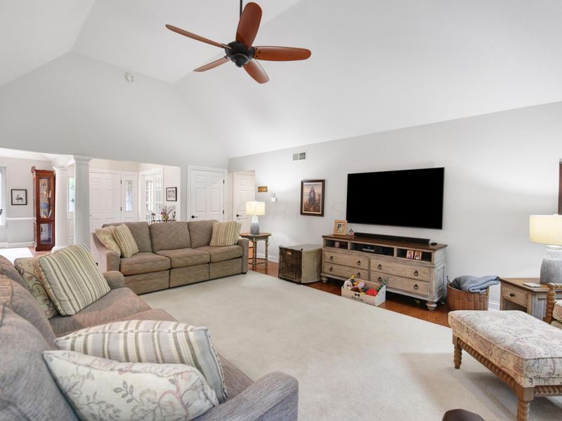 1600 Woodridge Drive, Newark, OH 43055 Photo 7