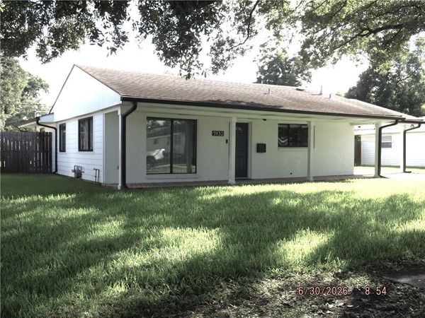 5932 STRATFORD Place, New Orleans, LA 70131