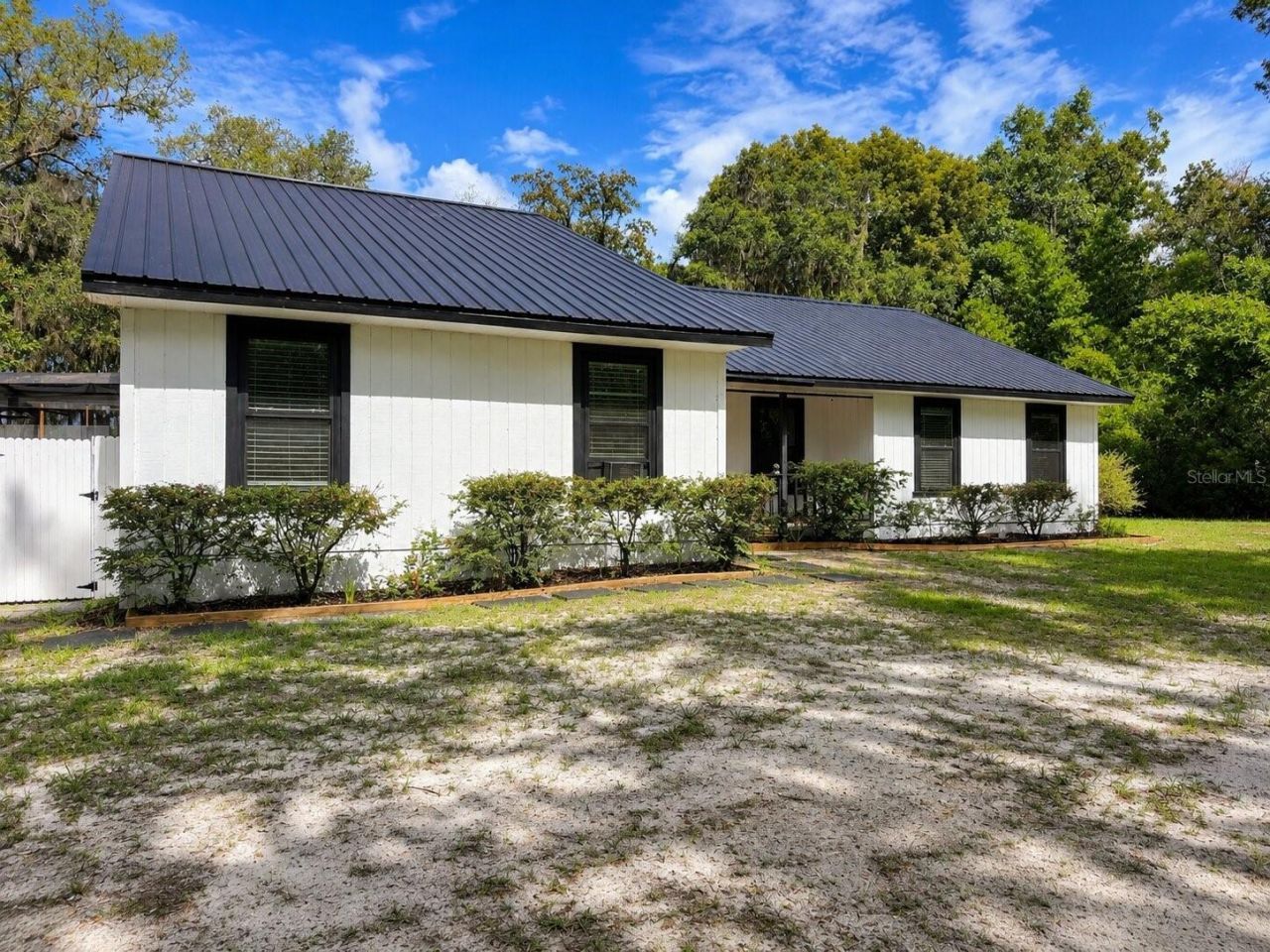16758 SE 181st Terrace , Weirsdale, FL 32195 Photo