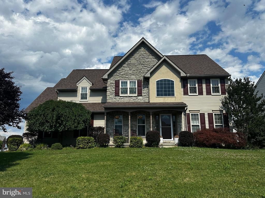 18 FERNDALE ROAD , SEVEN VALLEYS, PA 17360