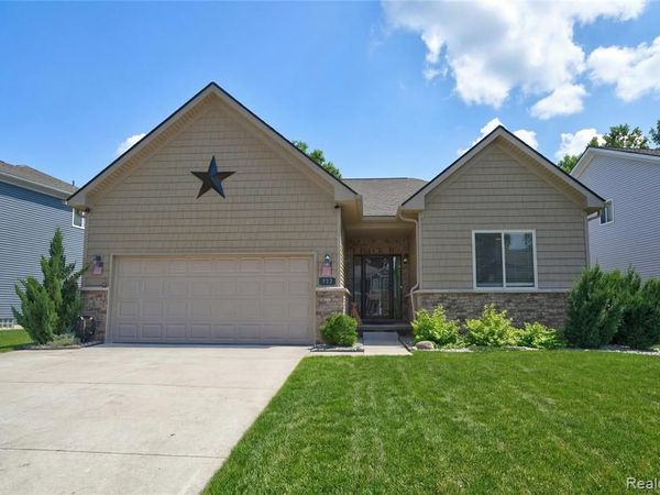 322 Hidden River E, Holly Twp, MI 48442