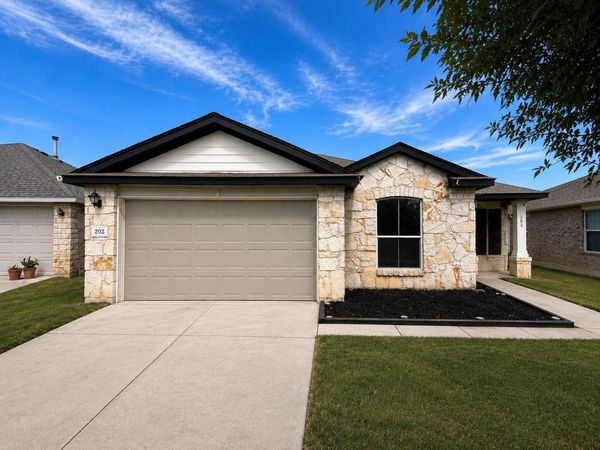 202 Mossberg LN, Bastrop, TX 78602