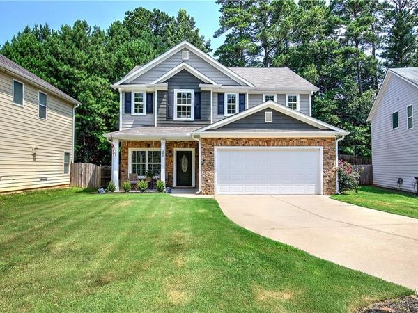 385 Parkmont Way , Dallas, GA 30132