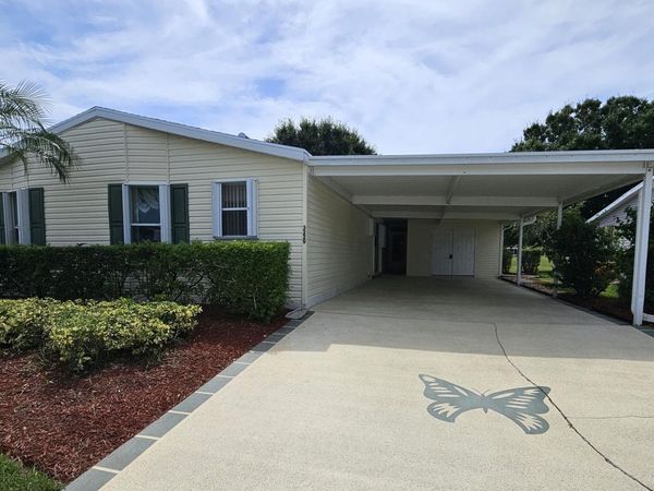 3229 Scarlet Tanager Court, Port St. Lucie, FL 34952