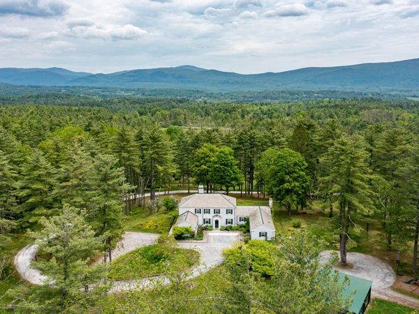 1613 West Road, Manchester, VT 05255
